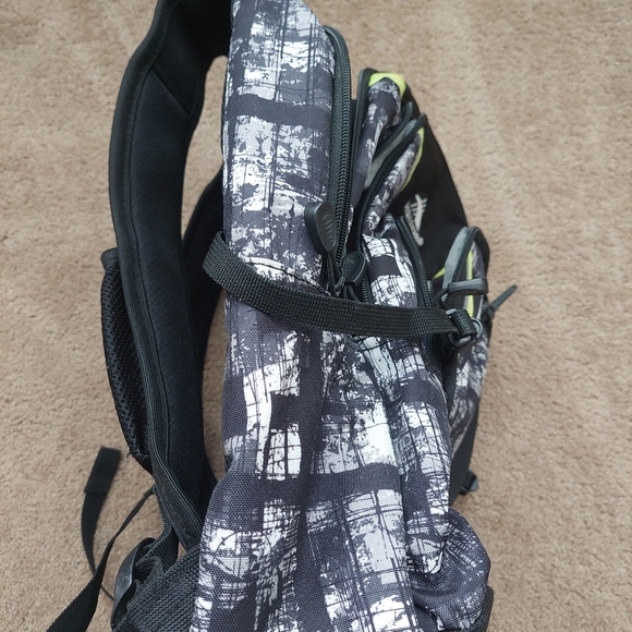 High Sierra Loop Backpack - Picture 8 of 10